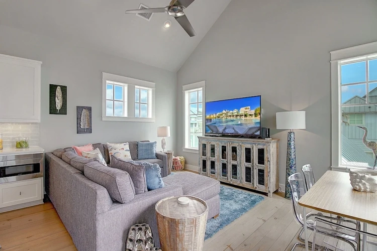 3 Bedrooms Cottage with balcony