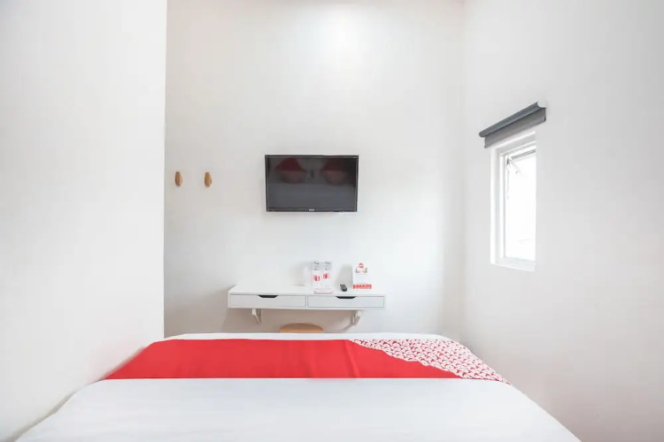 OYO 386 Hey Hotel