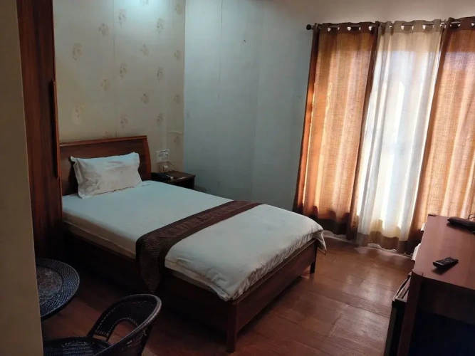 Deluxe Single room
