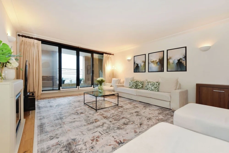 Apartment with balcony