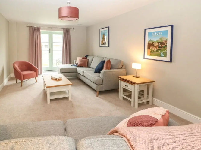 9 Windrush Heights