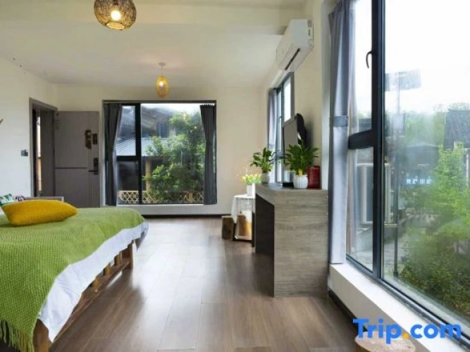 Standard Double room with courtyard view