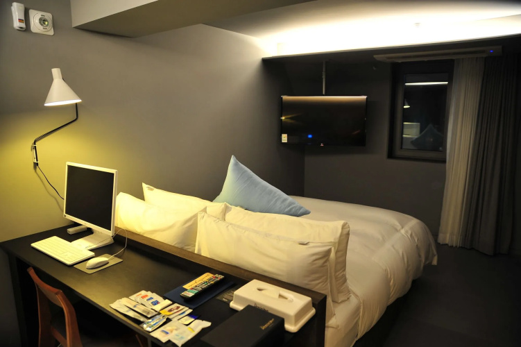 Dominique Hotel