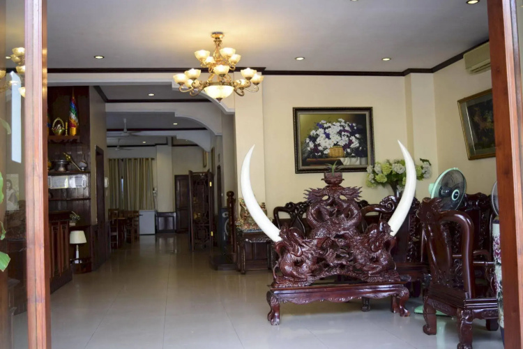 Charming Riverside Hotel