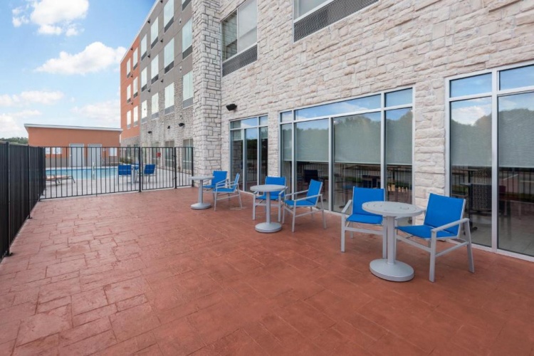 Holiday Inn Express Missouri City West photo 17