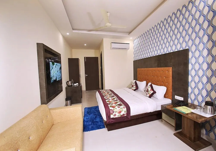 Hotel Dee Continental