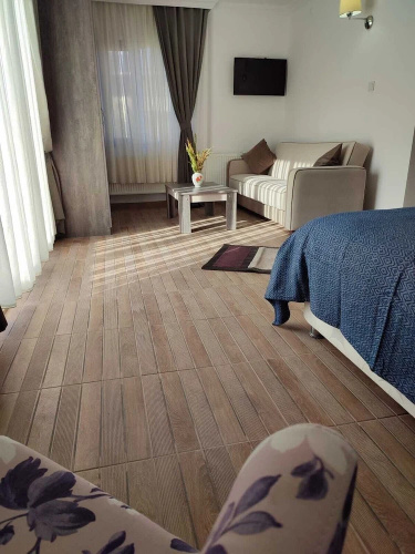 Adaya Karşı Otel