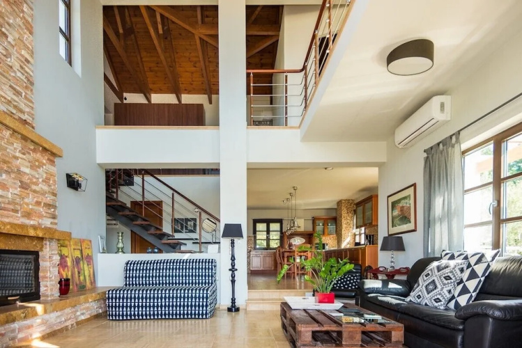 Filon Ktima Beachfront Upscale Villa