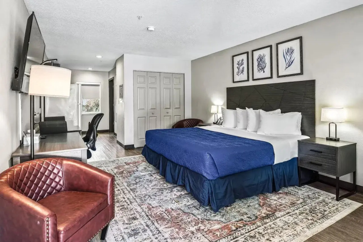 Baymont by Wyndham Ocala Suites