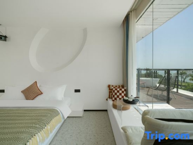 Standard Double room with balcony and with sea view