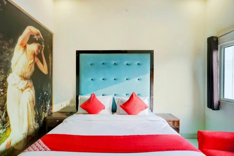 OYO 86157 Hotel Haveli Inn