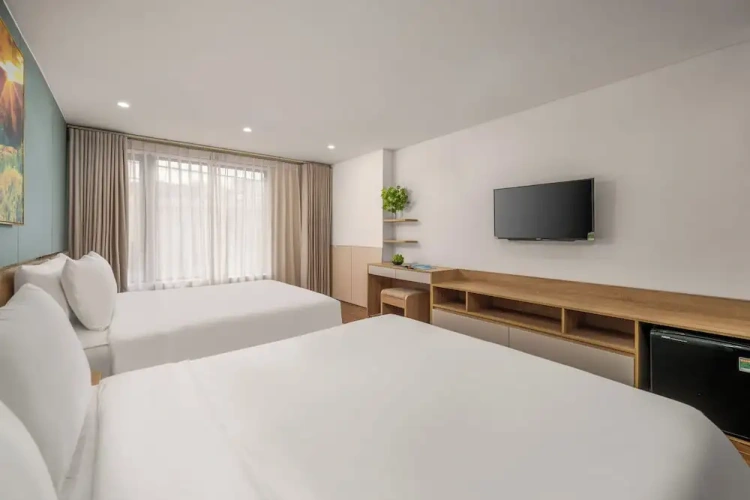Standard Quadruple Family room with city view