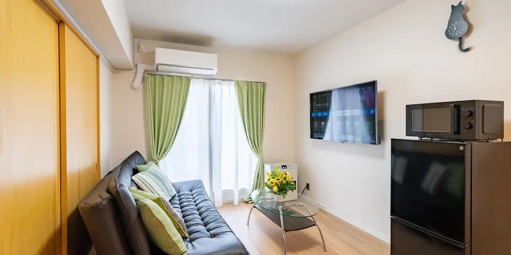 Comfort room with balcony