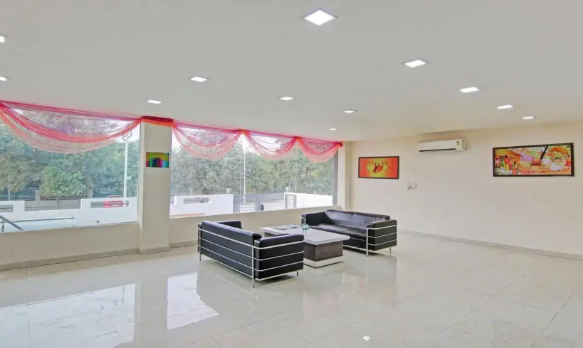 OYO Rooms Noida Sector 72