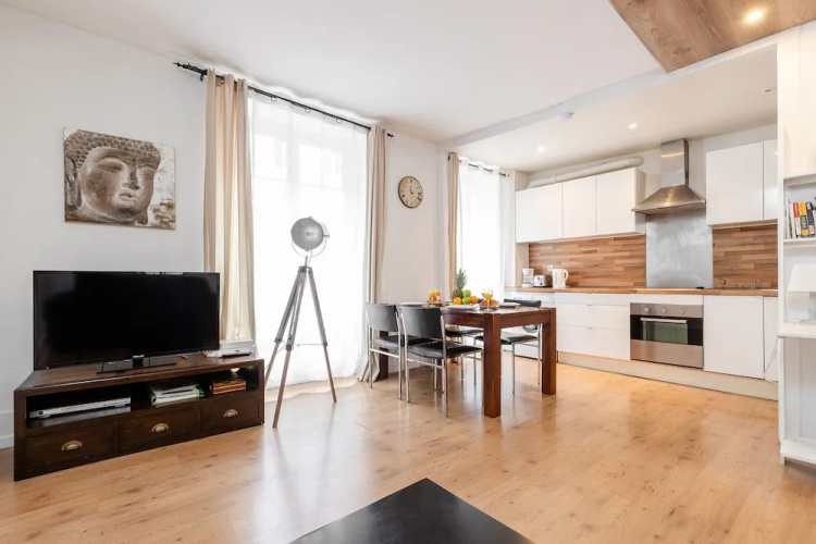 Eiffel Tower - Rue Cler Area Apartment