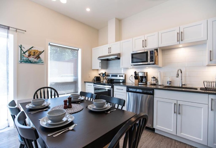 2 Bedrooms Apartment