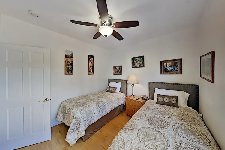 9150rgr9 2 Bedroom Condo