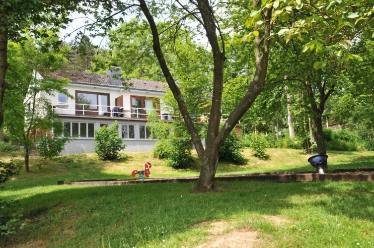 2 Bedrooms Bungalow