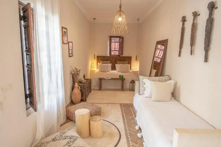 Standard Triple room