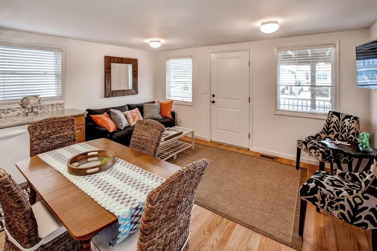 Recently Renovated LBI Apt w/ Deck on Beach Block!