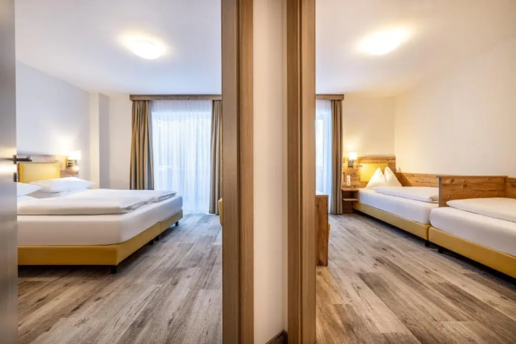 Standard Triple room with balcony