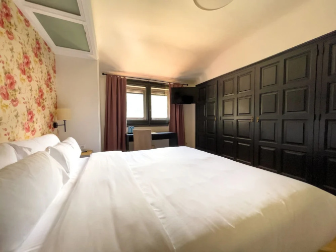 Angelats Hotel