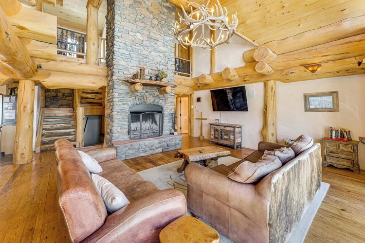 4 Bedrooms Cottage