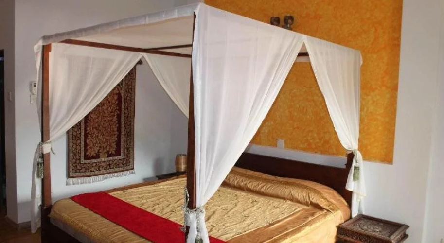 Solomon Beach Hotel