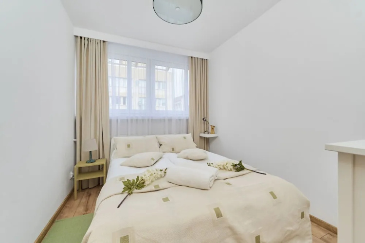 Wroclaw Old Town Nozownicza by Renters