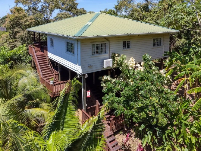 2 Bedrooms Cottage
