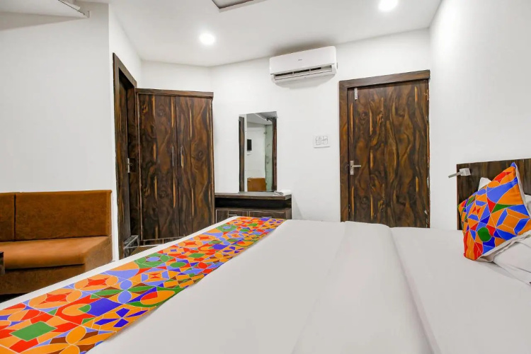 FabHotel HTC