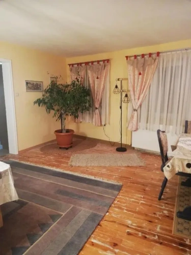 3 Bedrooms Apartment