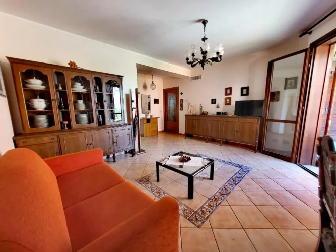 3 Bedrooms Apartment