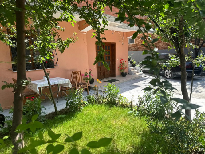 Guri Guest House
