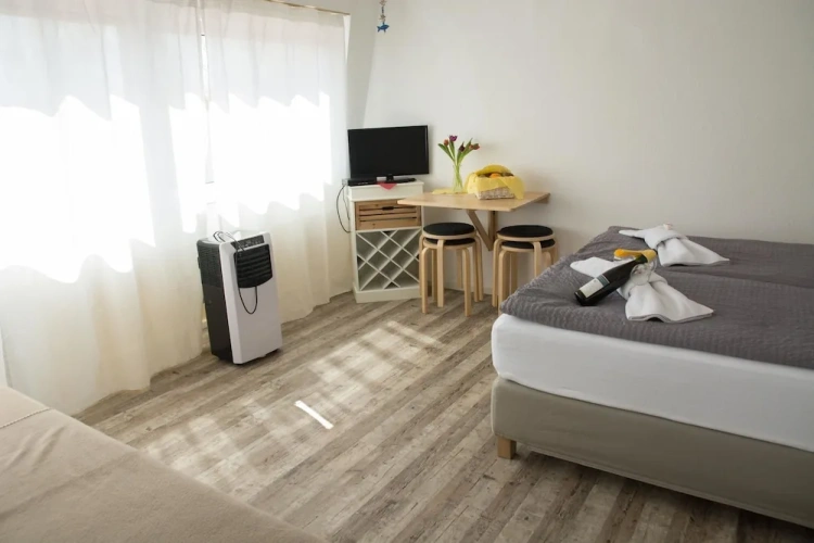 Economy Studio