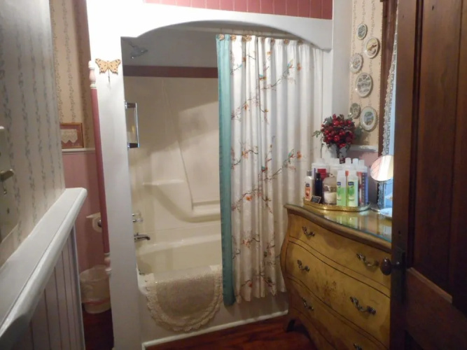 Applesauce Inn B&B