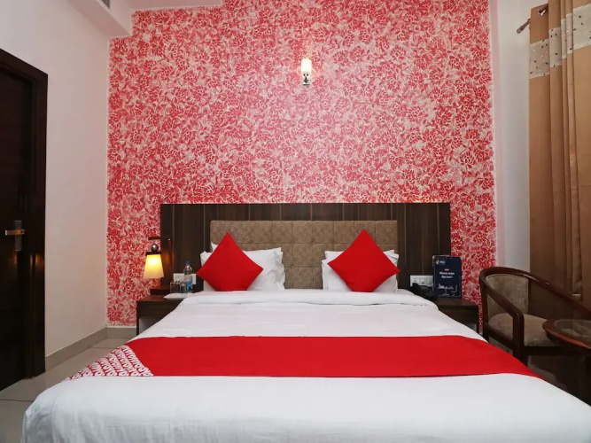 OYO 25076 Omang Hotel