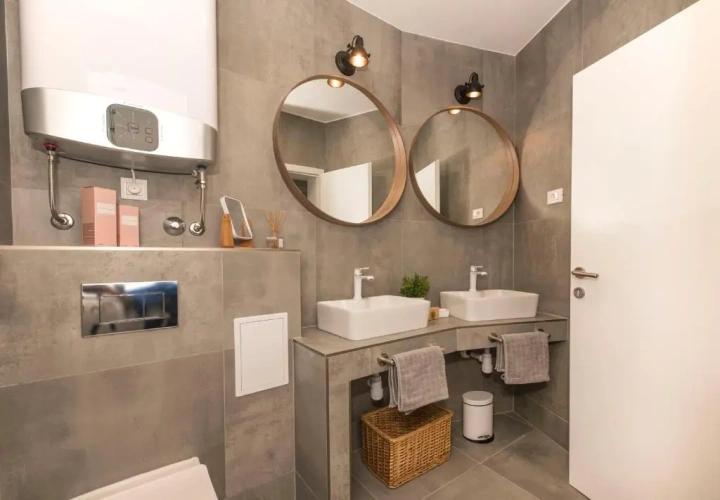 3 Bedrooms Apartment