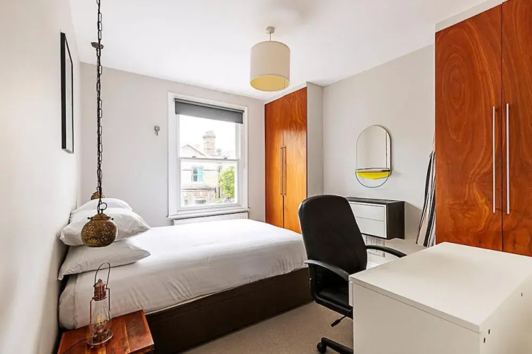 Rustic and Contemporary Haven in Brixton