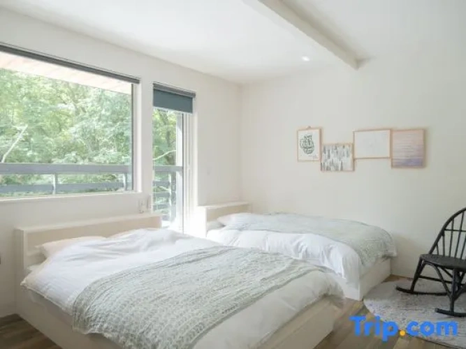 Standard Twin room with garden view