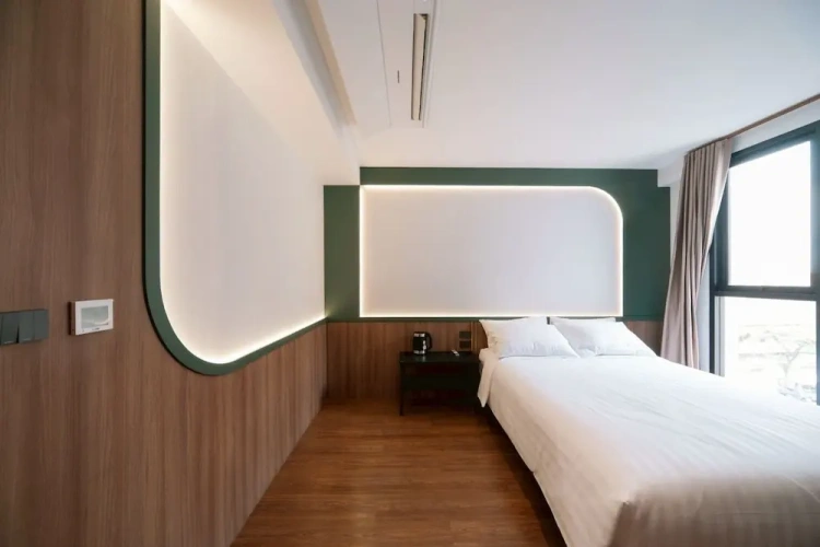Deluxe Double room with city view