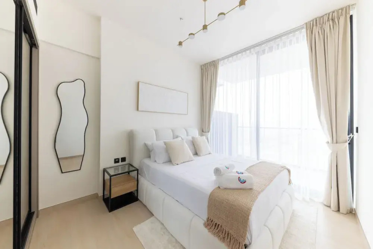 Bright 1BR in Binghatti Corner