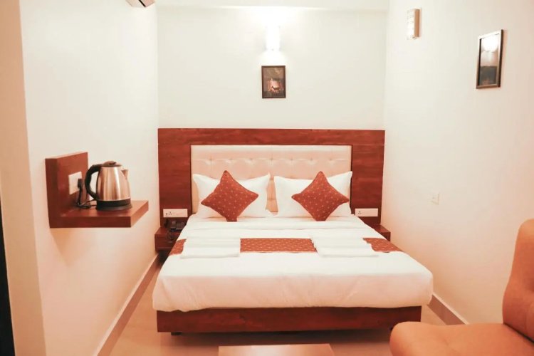 Advaitha Residency (Unmarried Couples not allowed)