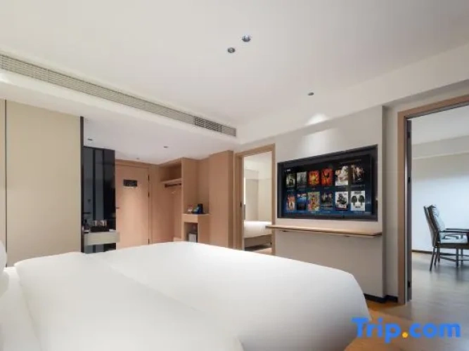 Grand Family Suite with balcony