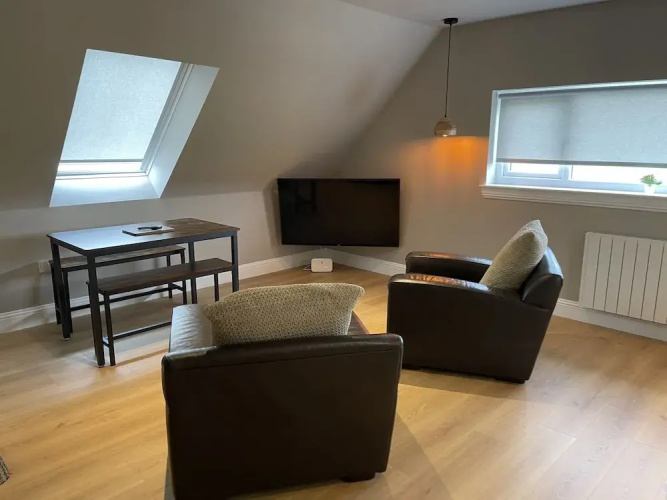 Fabulous Open Plan Studio Retreat - Cowdenbeath