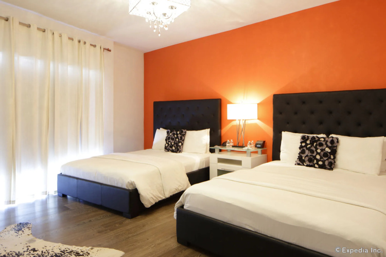Ithaca Hotel