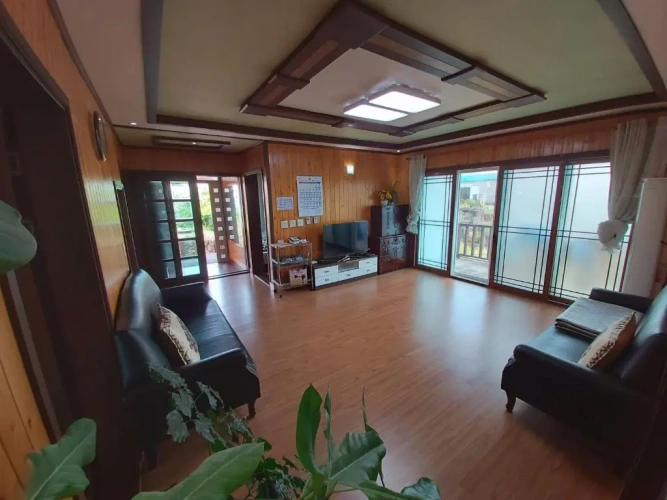 3 Bedrooms Cottage