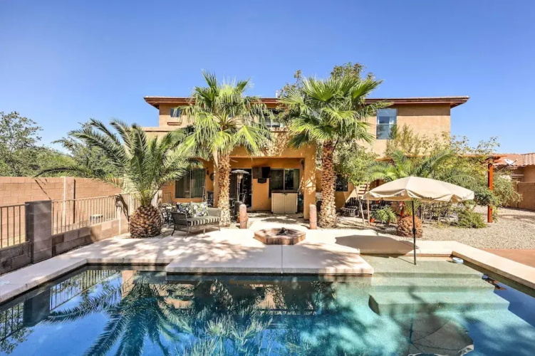 Stunning Pool & Patio: Spacious Chandler Oasis!