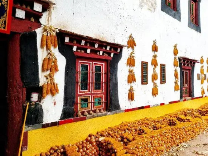 Danba Yunsu Mountain Homestay