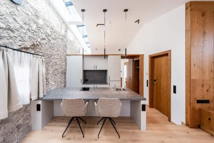Standard Quadruple room with view